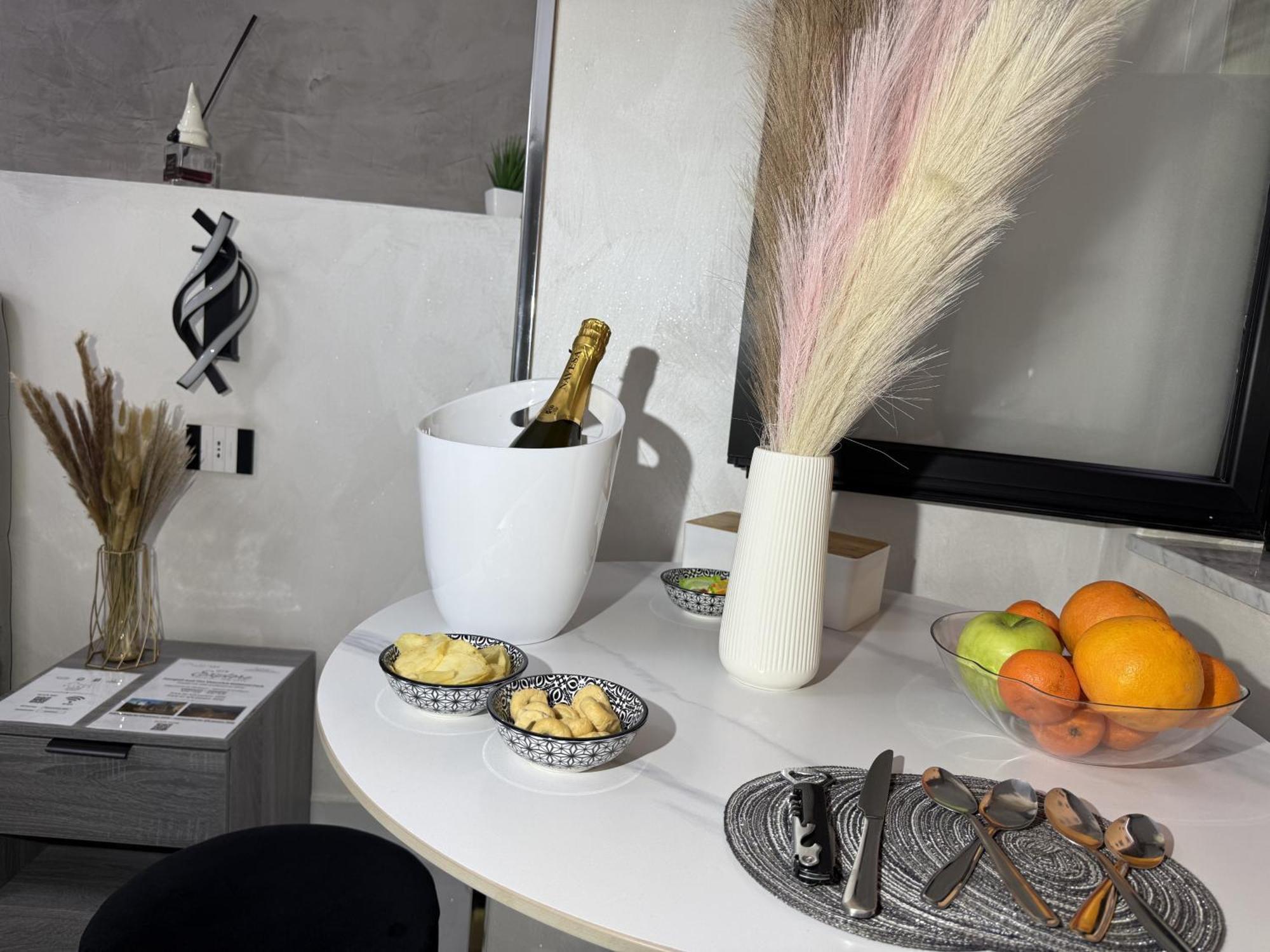 Ylisea Luxury B&B Napoli Bagian luar foto